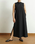 Lõma black slit dress — back keyhole opening detail