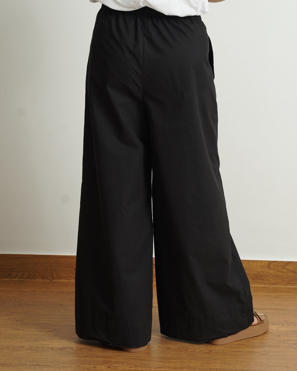 Elastic Wide Trousers in Black | 100% Cotton