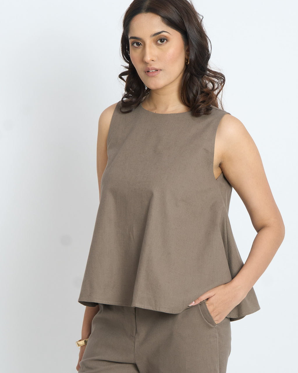 The Aster Top in Taupe in 100% cotton