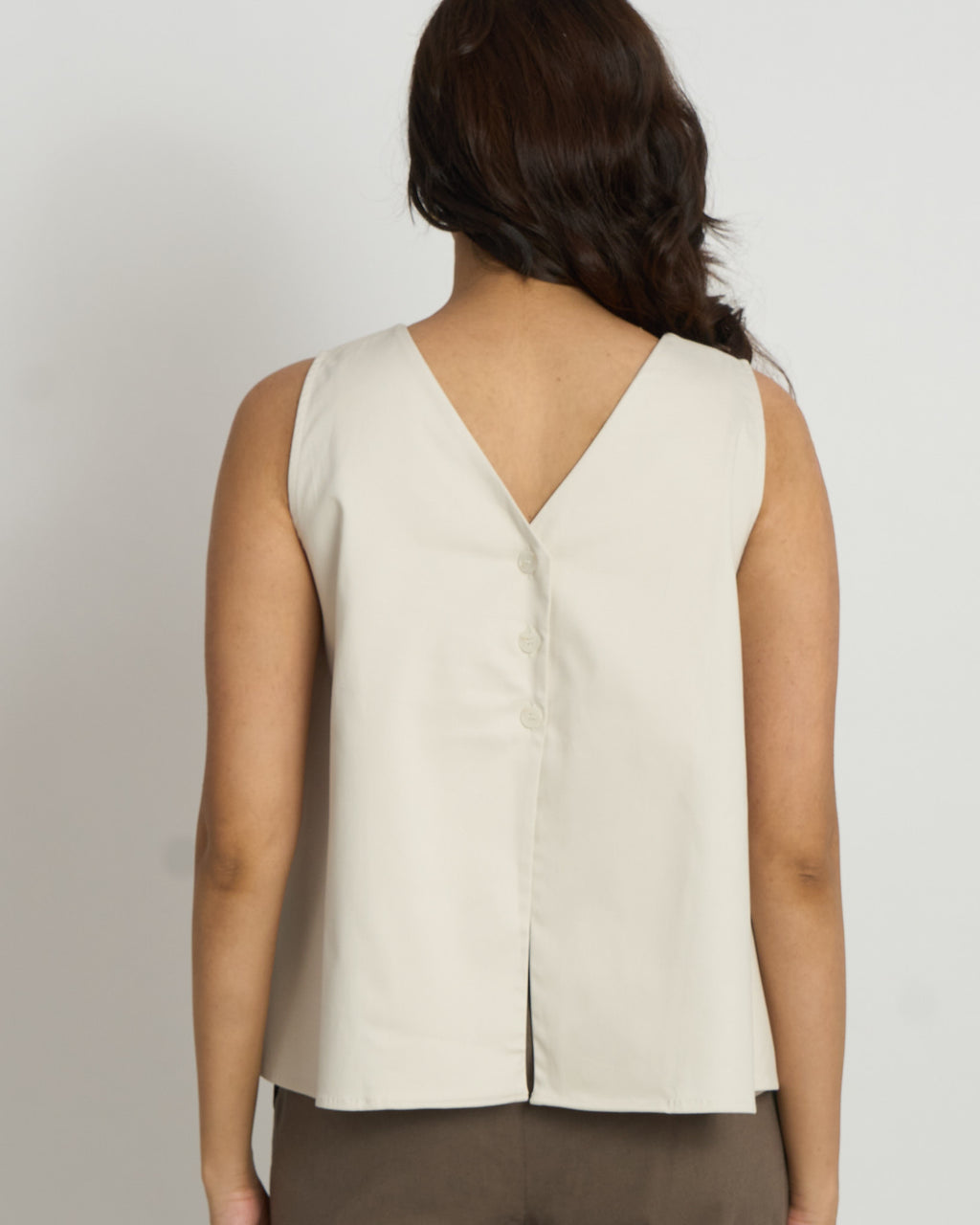 The back button top in Cream | 100% Cotton