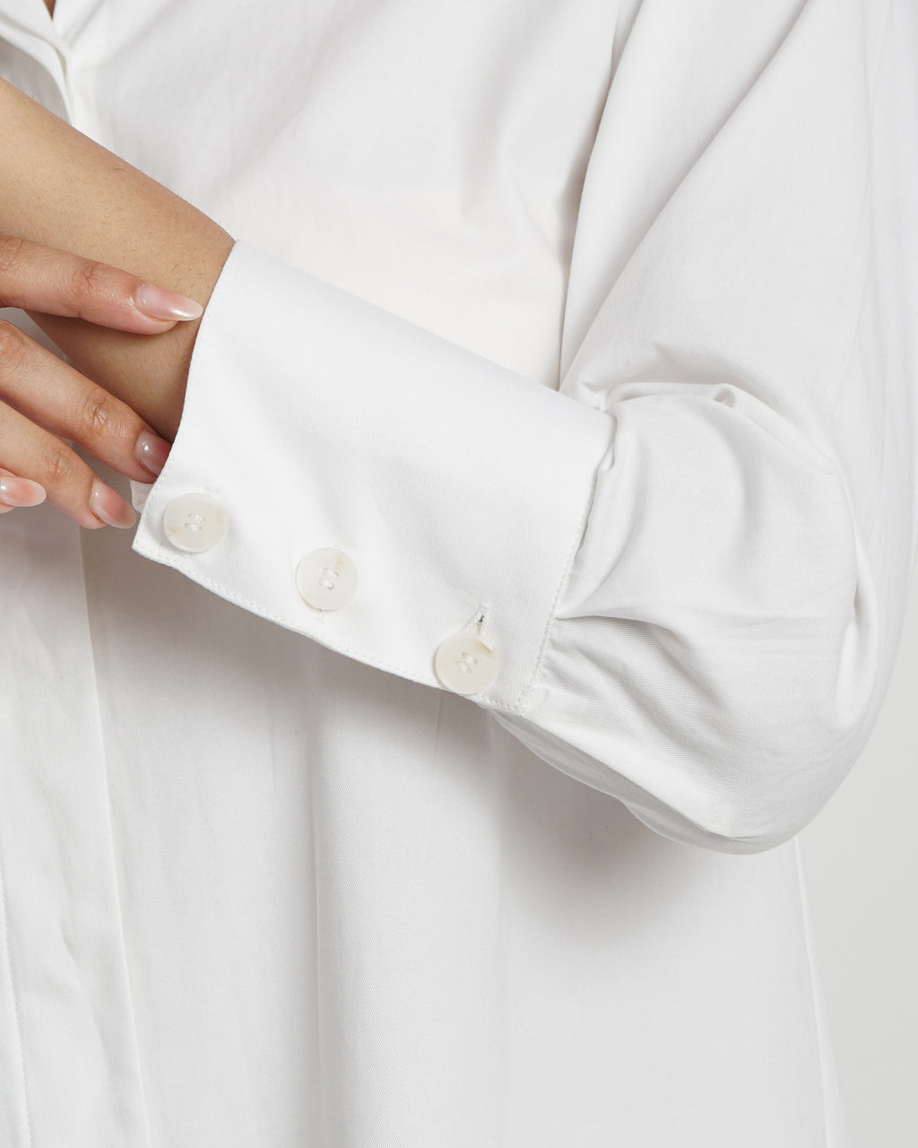 Lõma white everyday dress — button detail